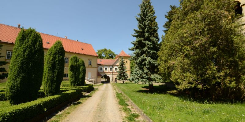 Zámek Račice