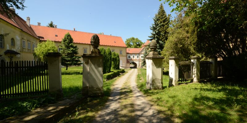 Zámek Račice