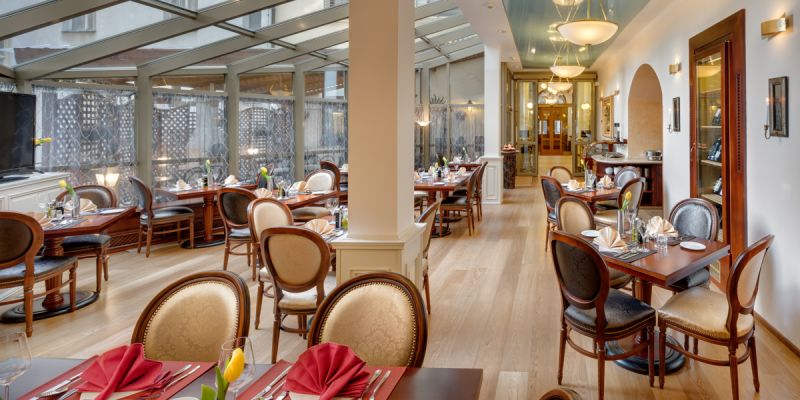 Boutique hotel Seven Days - V-Café Bar & Restaurant