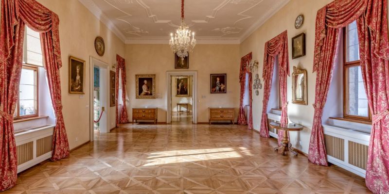 Lobkowiczký palác - Rokoko a další historické salónky