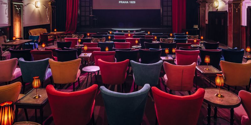 ROYAL - Theatre & Club Chic