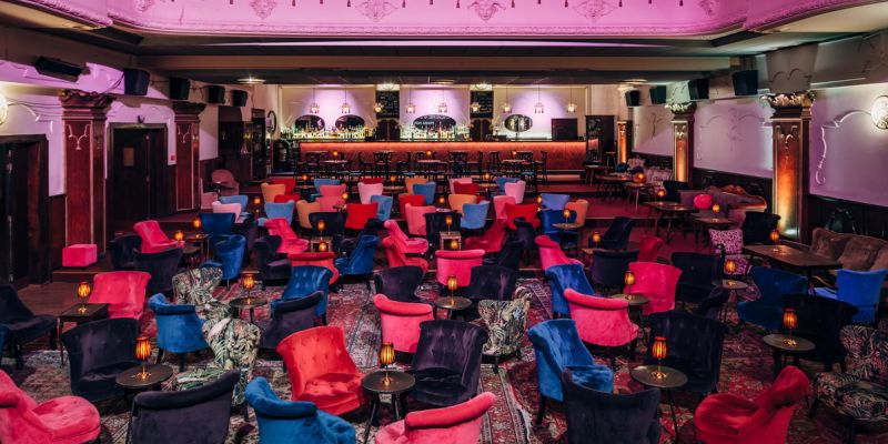 ROYAL - Theatre & Club Chic