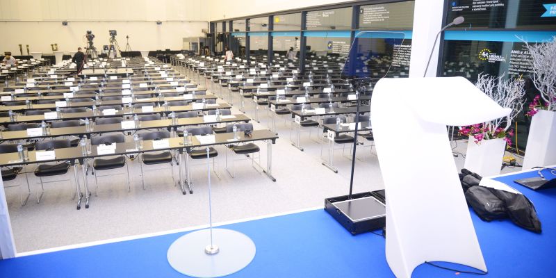 Columna - Kongresová hala ve variantě divadlo, škola, banket