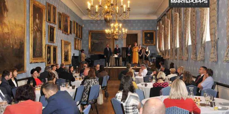 MARY & POPP'S AGENCY