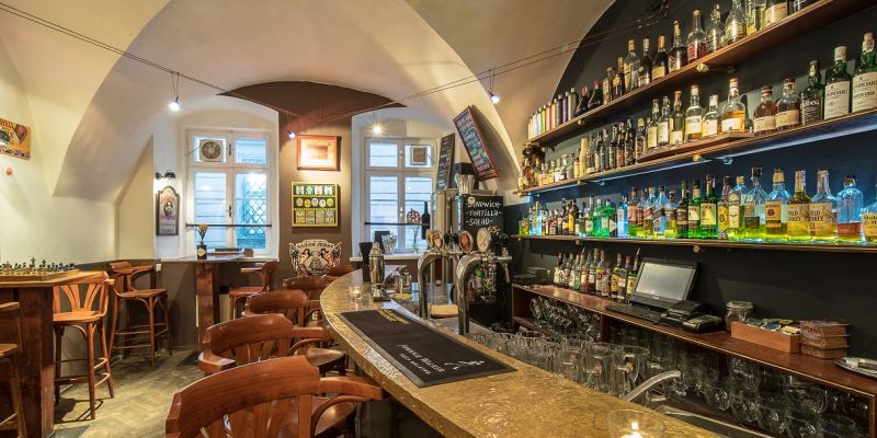NAPA bar and gallery