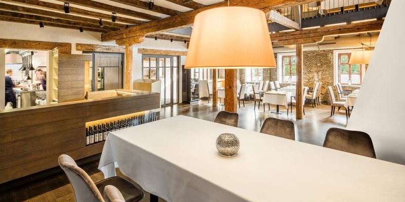 Salabka - Spodní hlavní sál restaurace