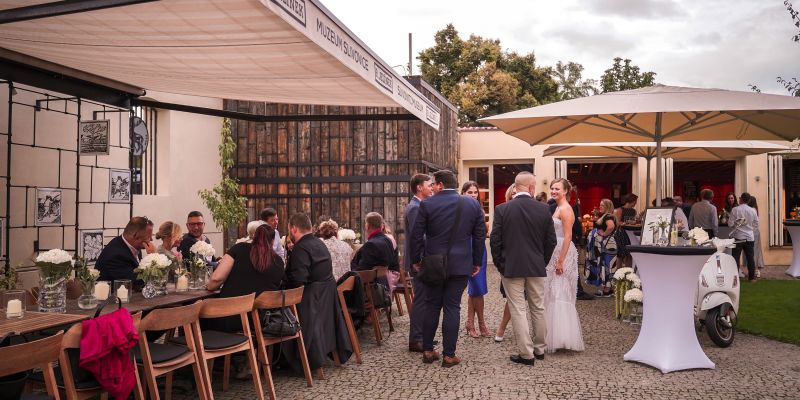 Muzeum slivovice R. JELÍNEK - Venkovní posezení