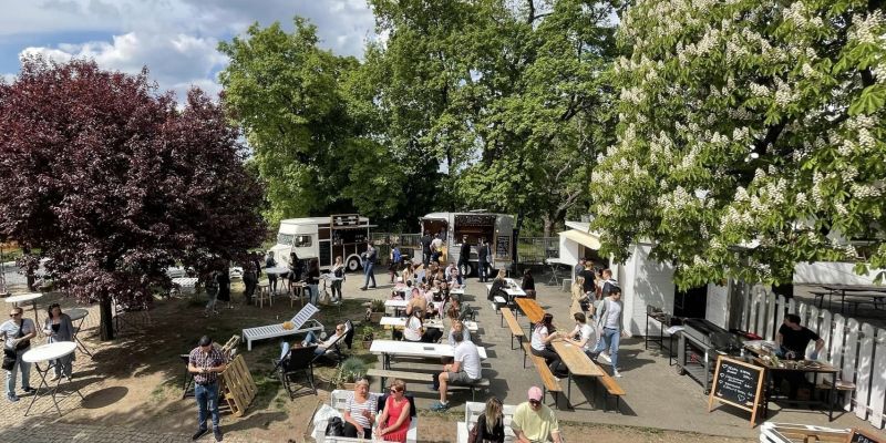 ENERGY PUB - Terasa s výhledem na Pražský hrad