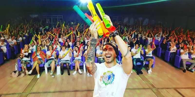 Vánoční a novoroční večírky 2025: trend, prestiž i investice do firemní kultury