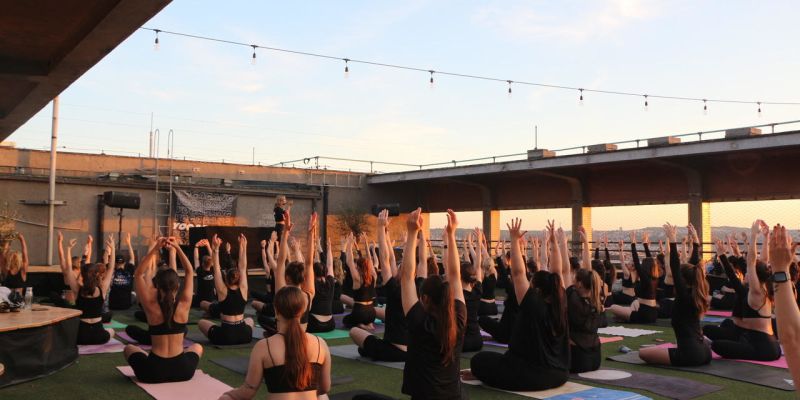 Střecha Radost: vyhlídková terasa a event space k pronájmu