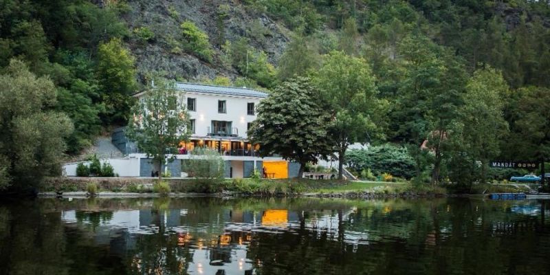 Hotel Mandát