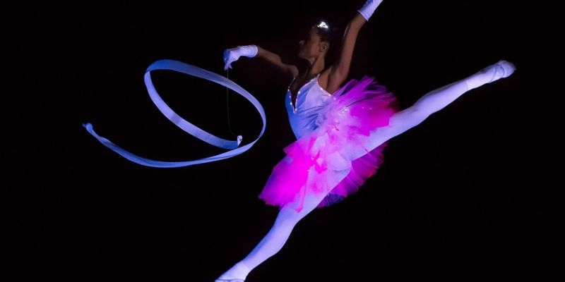 Arabesque Shows & Events - Světelná taneční show