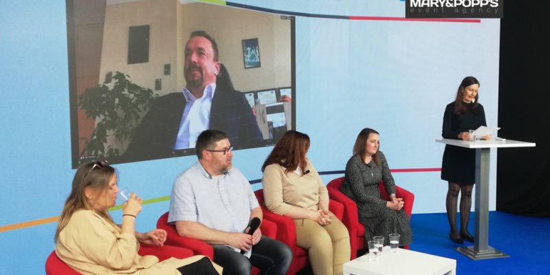 MARY & POPP'S AGENCY