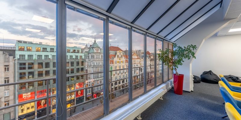 Zasedáme - Velká místnost