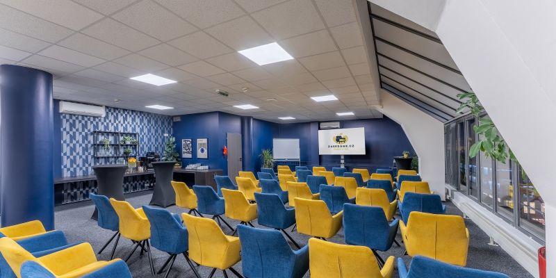 Zasedáme - Velká místnost