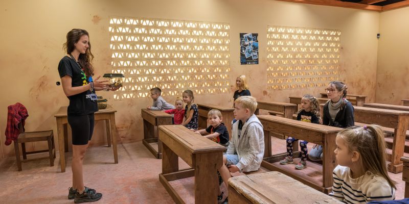 Zoologická zahrada hl. m. Prahy - Školní třída v Rezervaci Dja