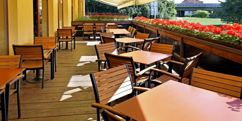 Restaurant ne-SMYSL s klubem ZARAGOZA