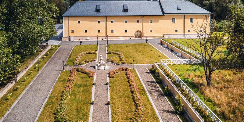 The Old Yard Rychvald
