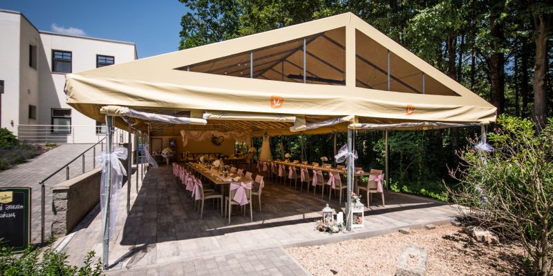 Restaurace a penzion Zděná bouda - Párty stan