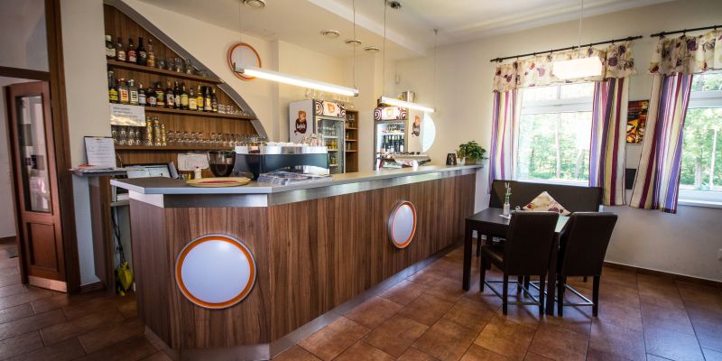 Restaurace a penzion Zděná bouda - Bar