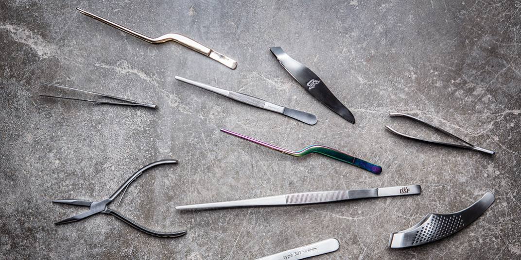 Tweezers