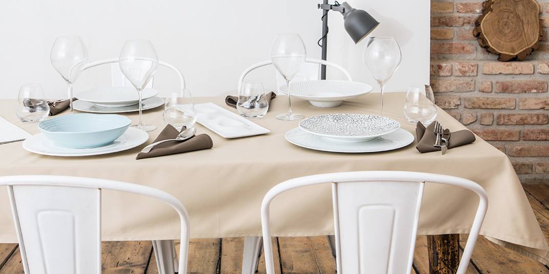 Tablecloths and napkins